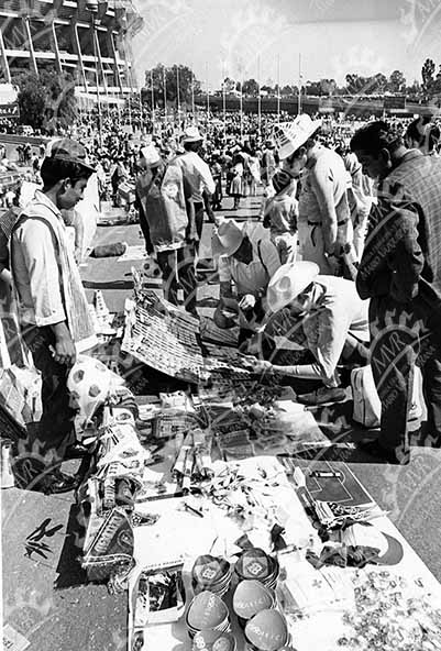 México 1970 - Venta afuera del Azteca